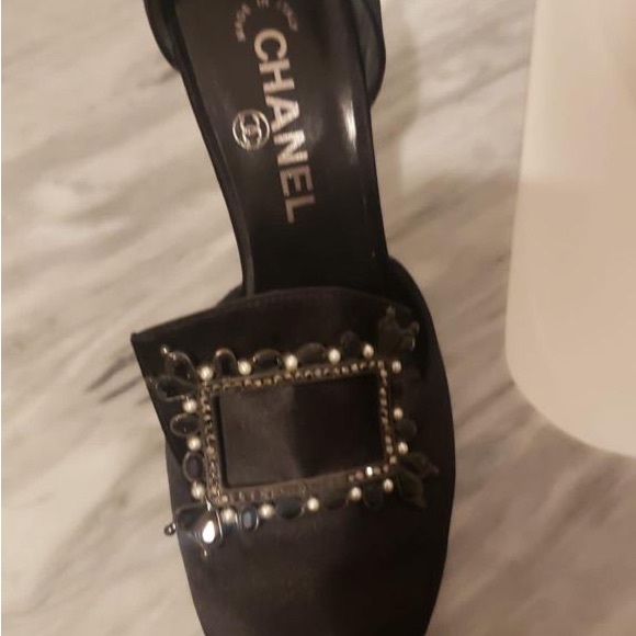 Chanel Shoes - Picture 8 of 9